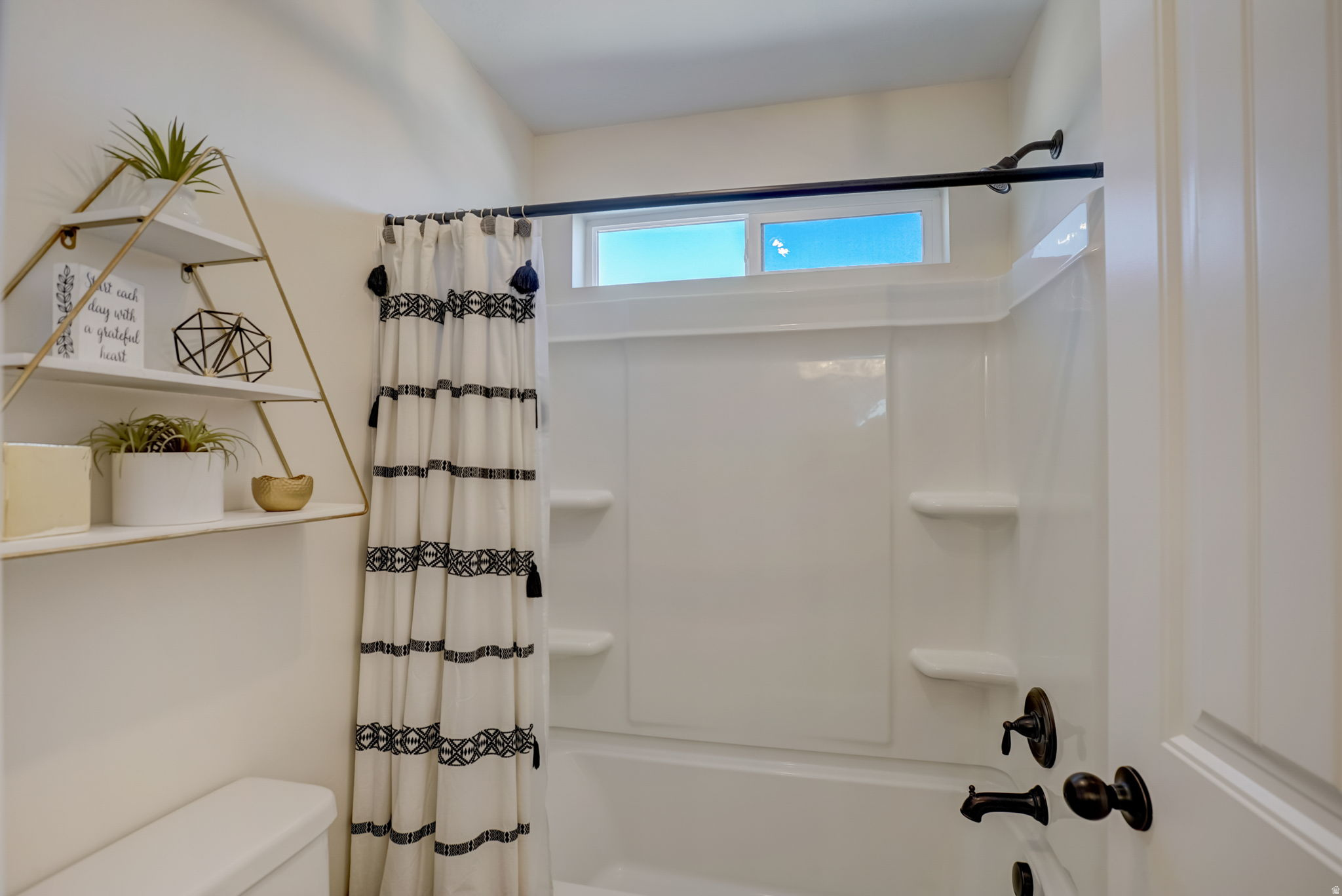 URBAN RIDGE COVE - Residential