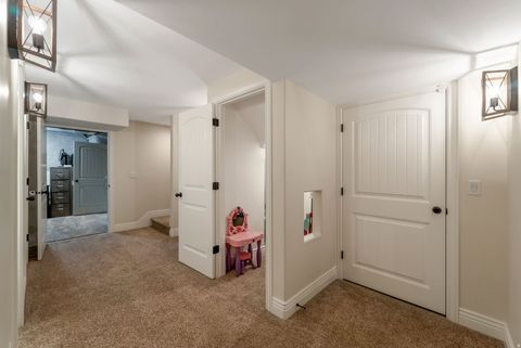 Tiny photo for 10676 S URBAN RIDGE CV W, South Jordan, UT 84095 (MLS # 2132755)