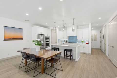 Tiny photo for 5416 S AQUAMARINE LN, Saint George, UT 84790 (MLS # 2156776)