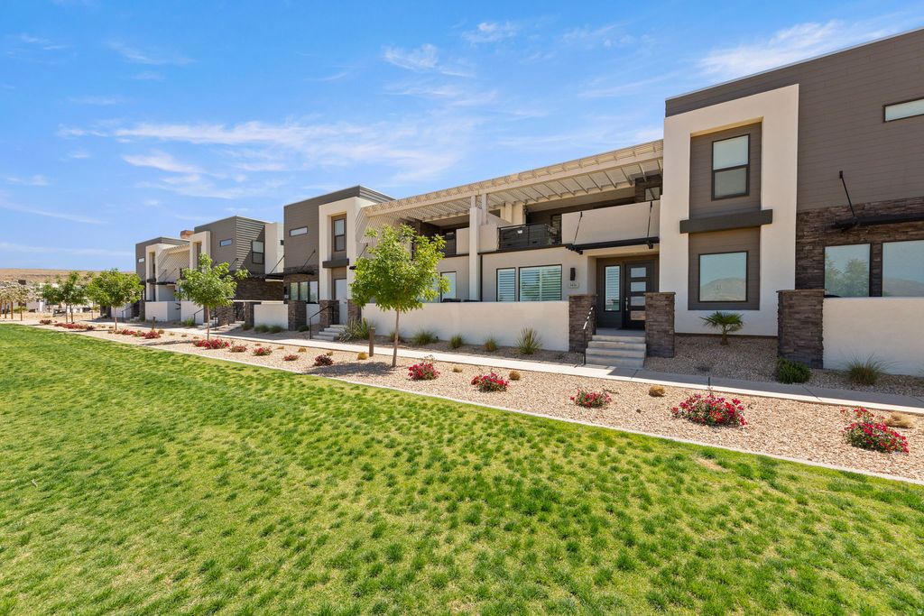 Photo of 5416 S AQUAMARINE LN, Saint George, UT 84790 (MLS # 2156776)