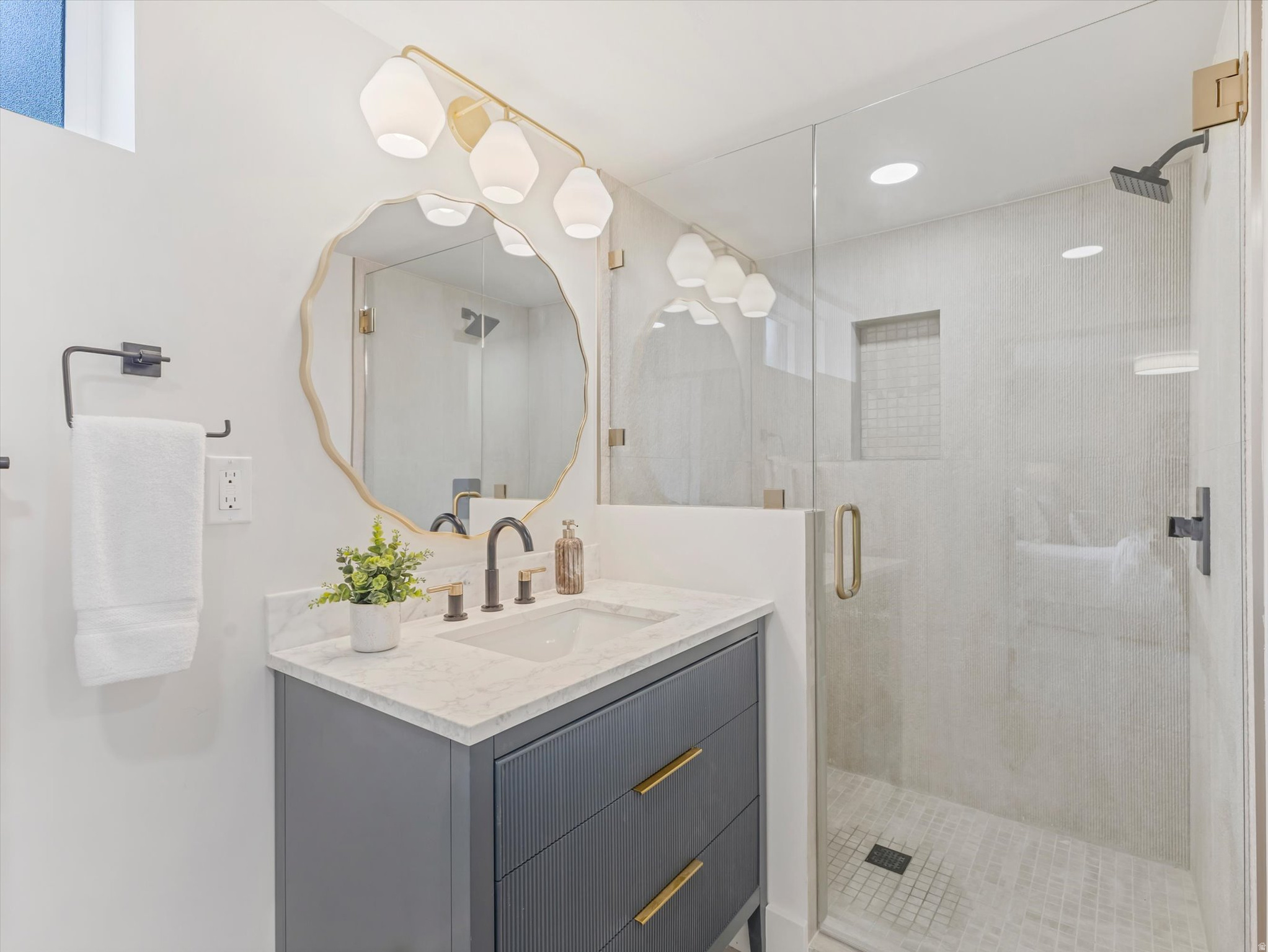 MOUNTAIR ACRES - Residential