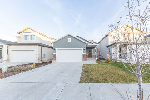 Tiny photo for 1694 S HAYFIELD DR, West Haven, UT 84401 (MLS # 2126656)