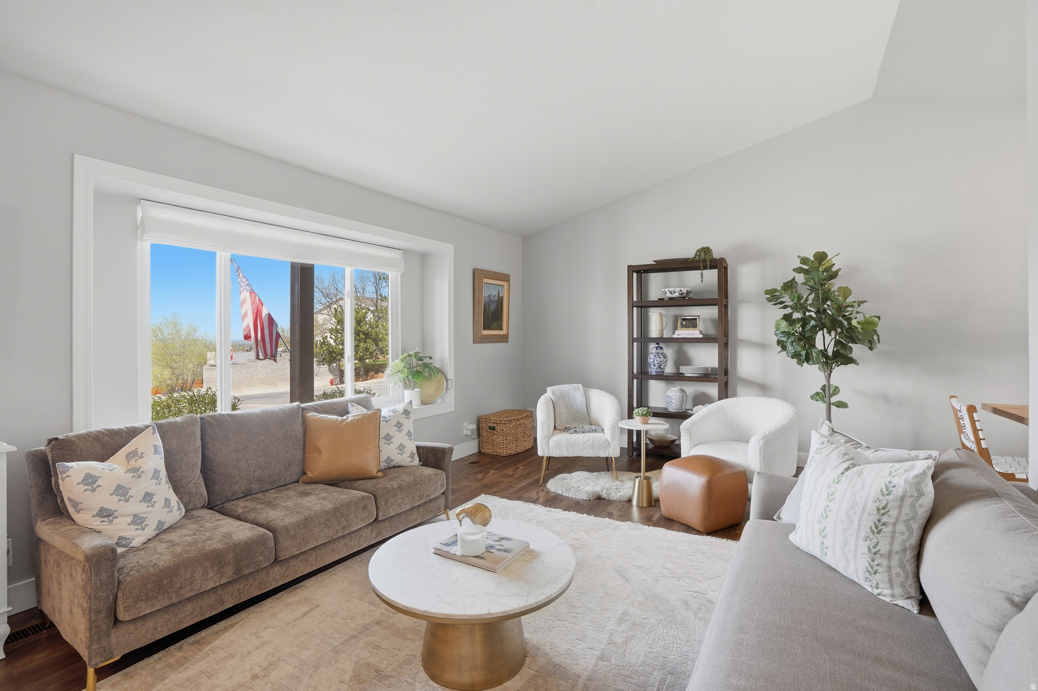 EASTRIDGE 2 - Residential