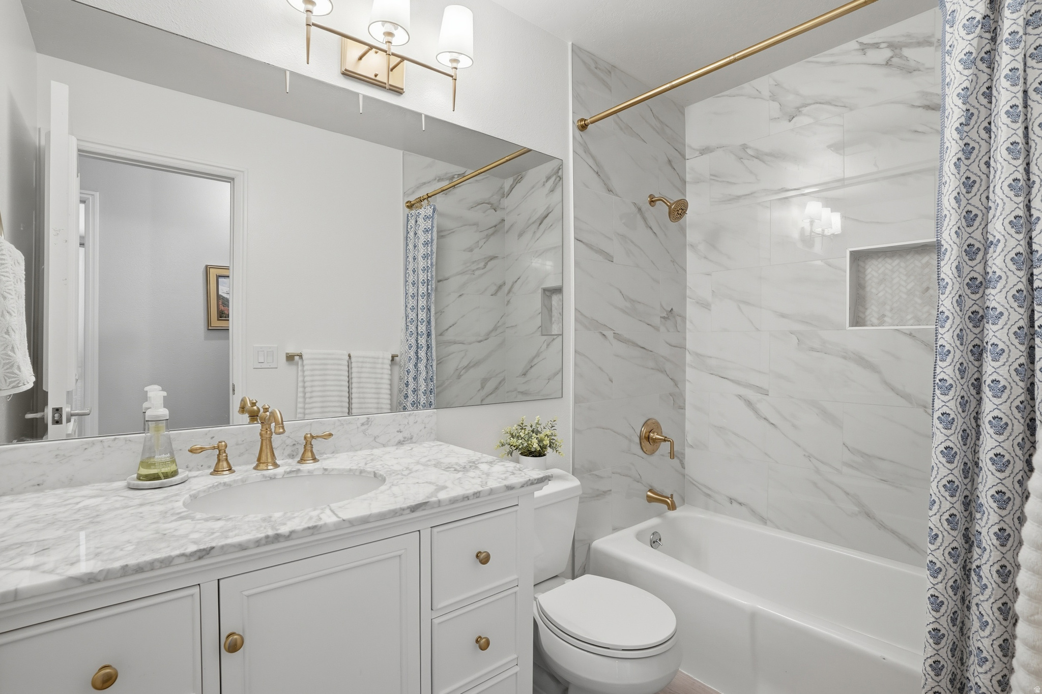 EASTRIDGE 2 - Residential