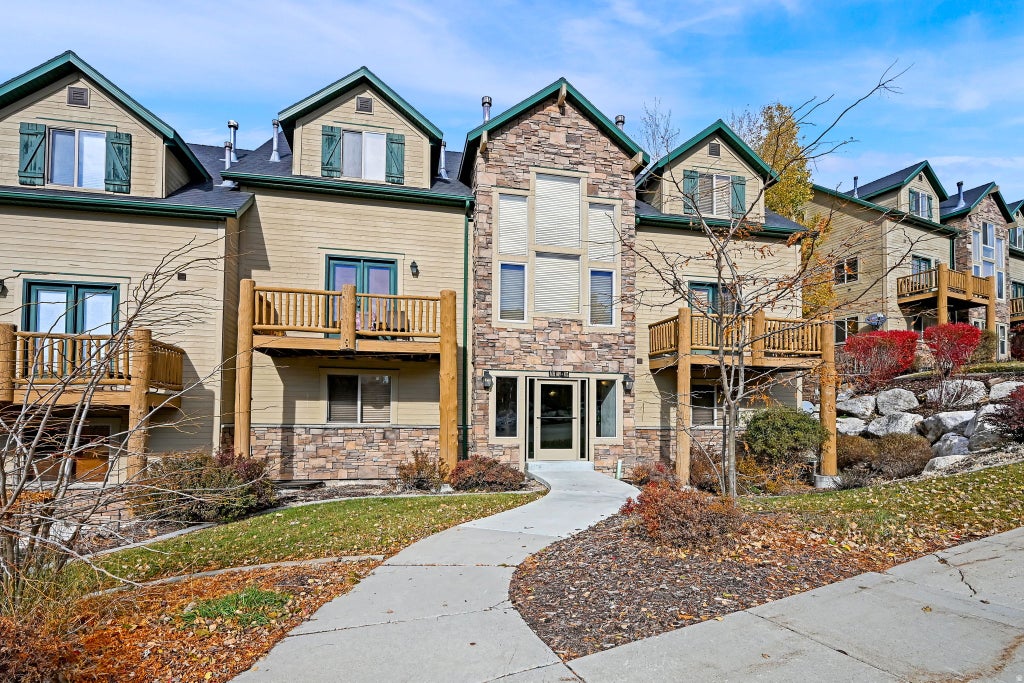 Photo of 3521 N FOX RUN #811, Eden, UT 84310 (MLS # 2184176)