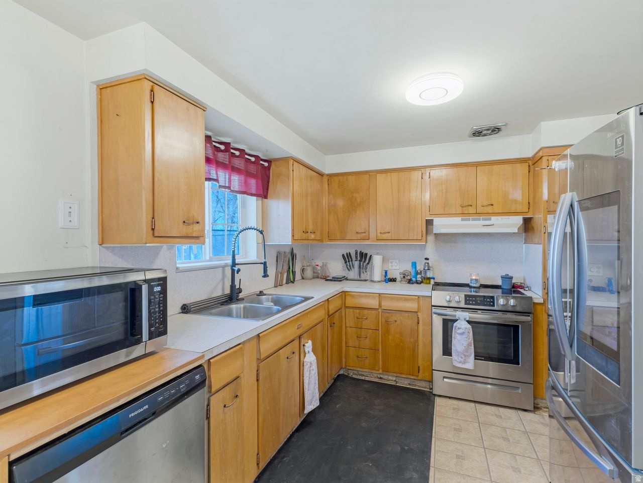 GALAXIE HEIGHTS - Residential