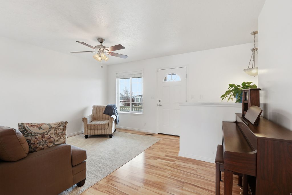 Photo of 299 CHOKECHERRY CIR, Richmond, UT 84333 (MLS # 2137015)