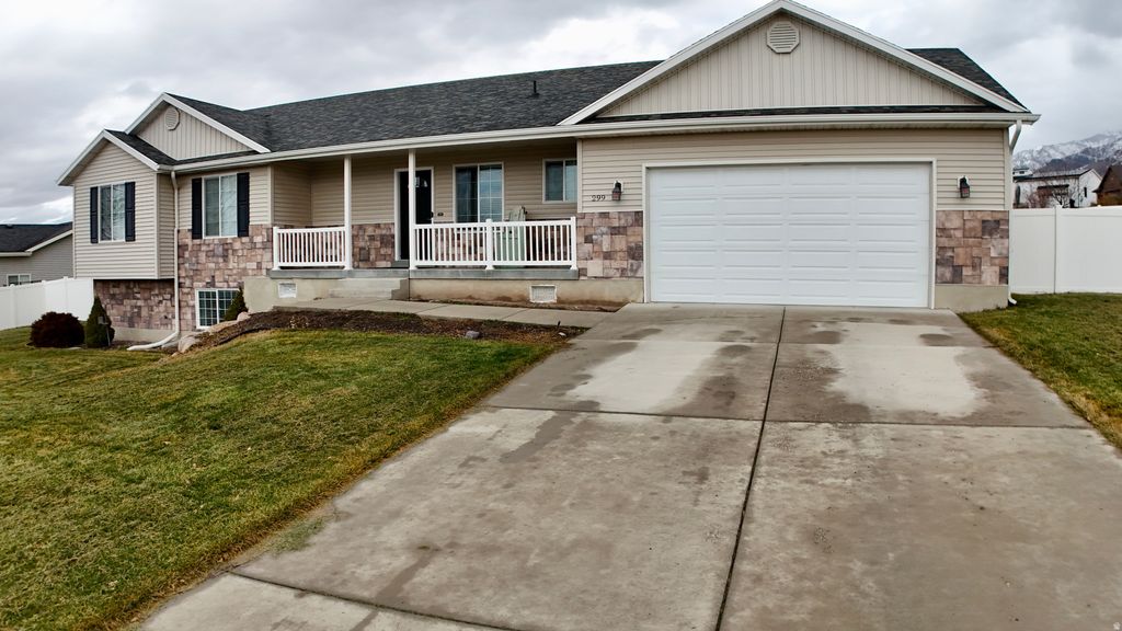 Photo of 299 CHOKECHERRY CIR, Richmond, UT 84333 (MLS # 2137015)