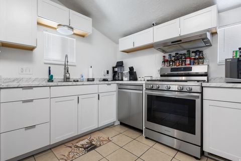 Tiny photo for 694 E 100 S, Spanish Fork, UT 84660 (MLS # 2155231)
