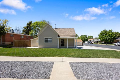 Photo of 694 E 100 S, Spanish Fork, UT 84660 (MLS # 2155231)