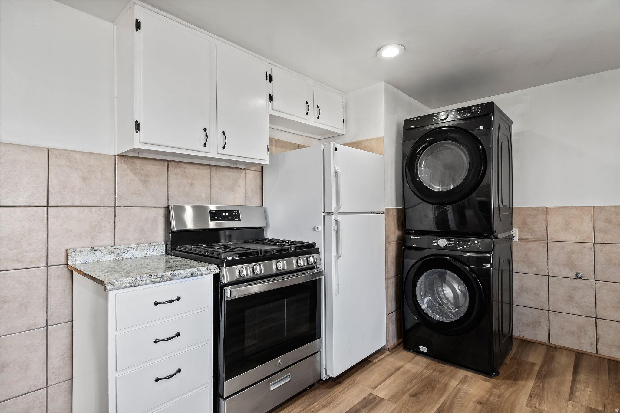 GLENDALE GARDENS - Residential