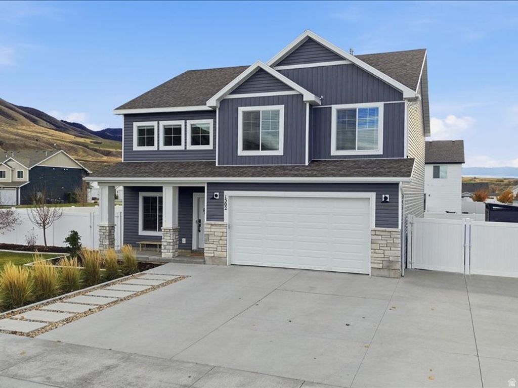 Photo of 1502 E 440 S, Hyrum, UT 84319 (MLS # 2121936)