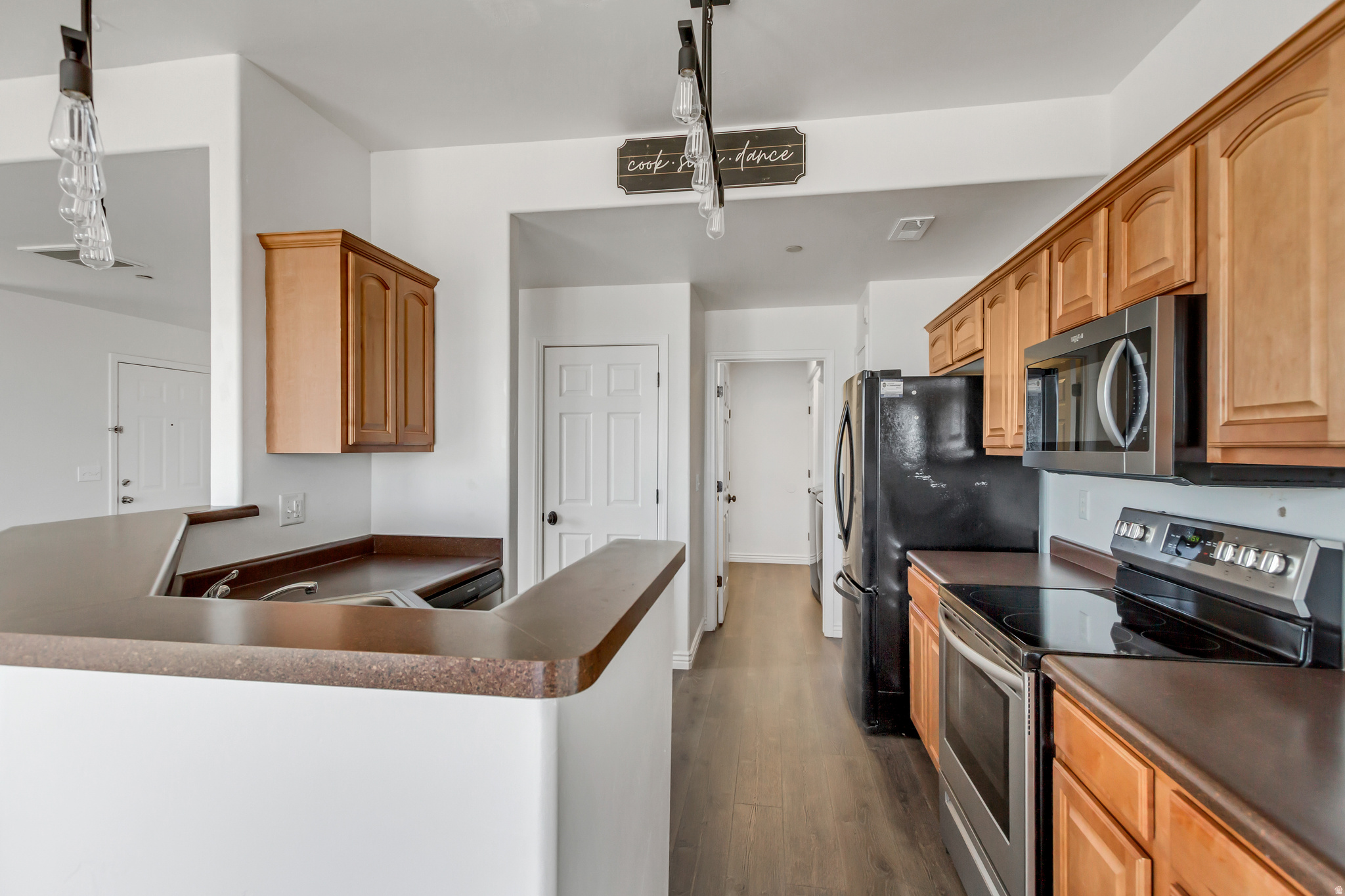 IVY SPRINGS CONDOMINIUM PHASE 10 - Residential