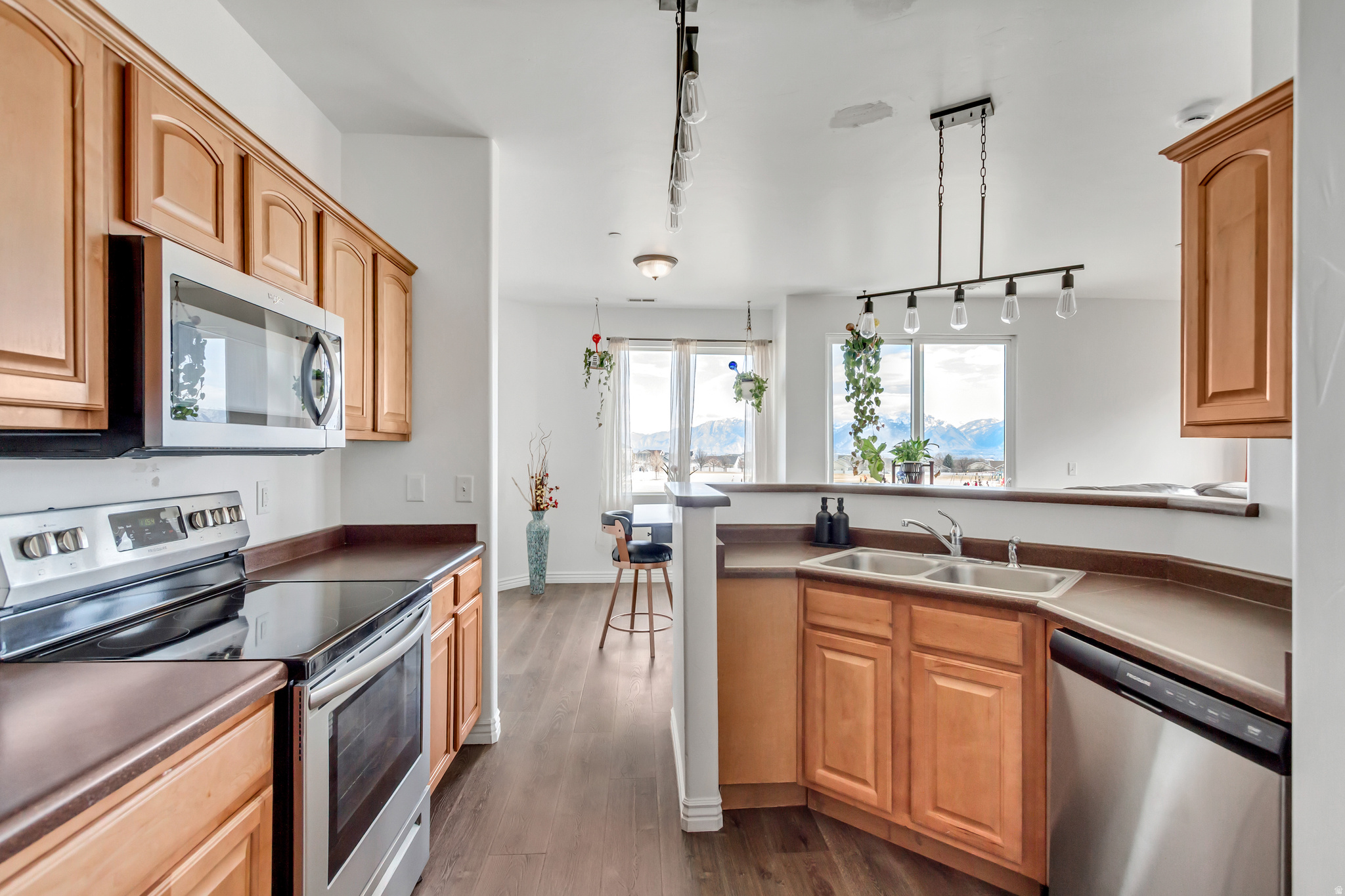 IVY SPRINGS CONDOMINIUM PHASE 10 - Residential