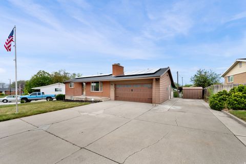 Tiny photo for 521 E 8045 S, Sandy, UT 84070 (MLS # 2156515)