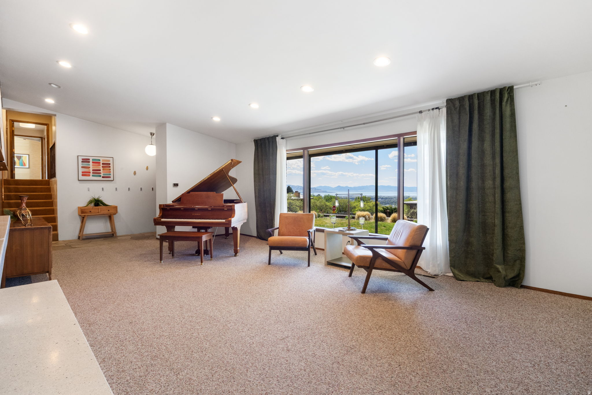 OAK HILLS - Residential