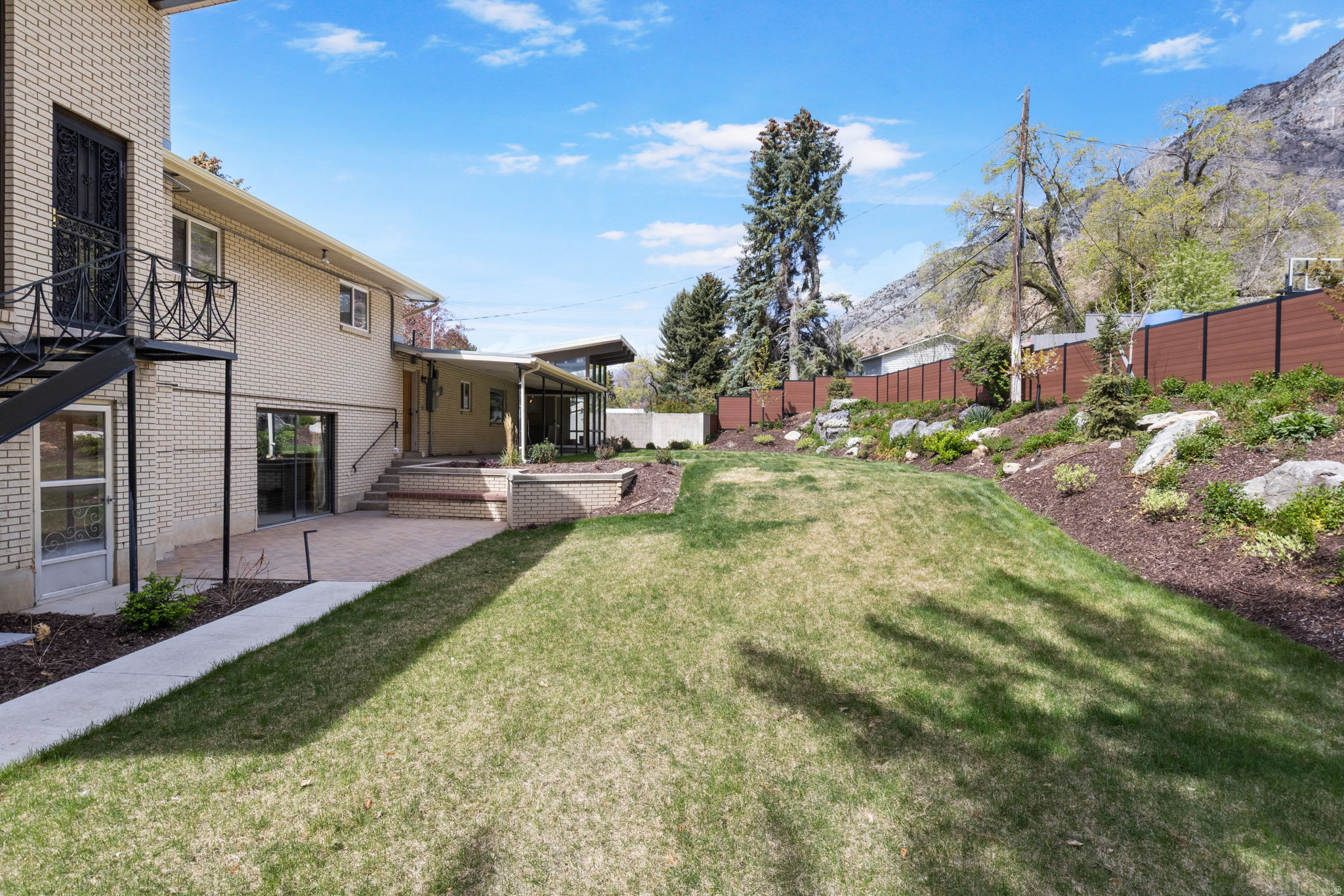 OAK HILLS - Residential