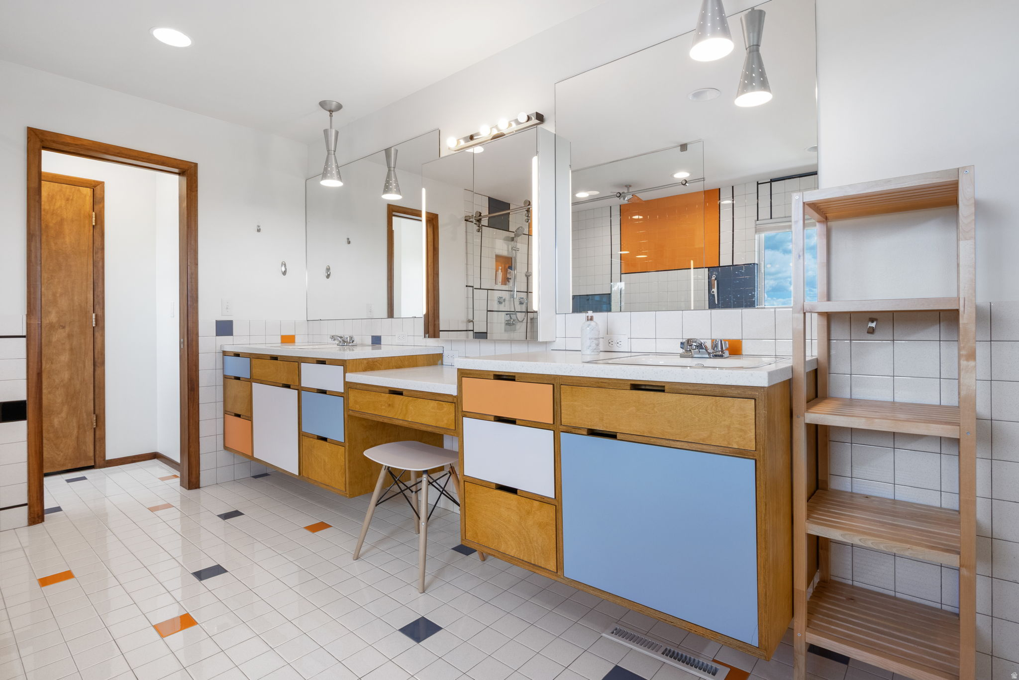 OAK HILLS - Residential