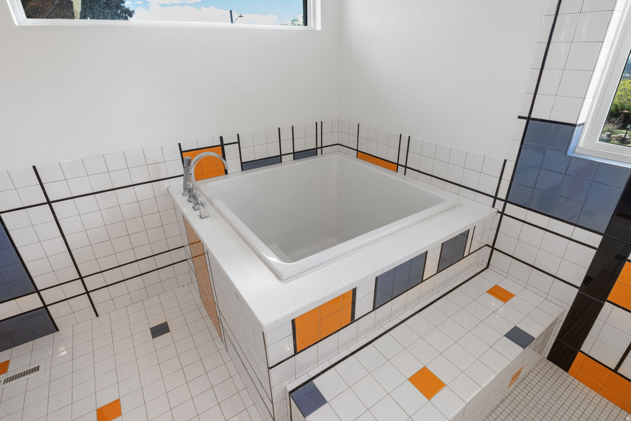 OAK HILLS - Residential