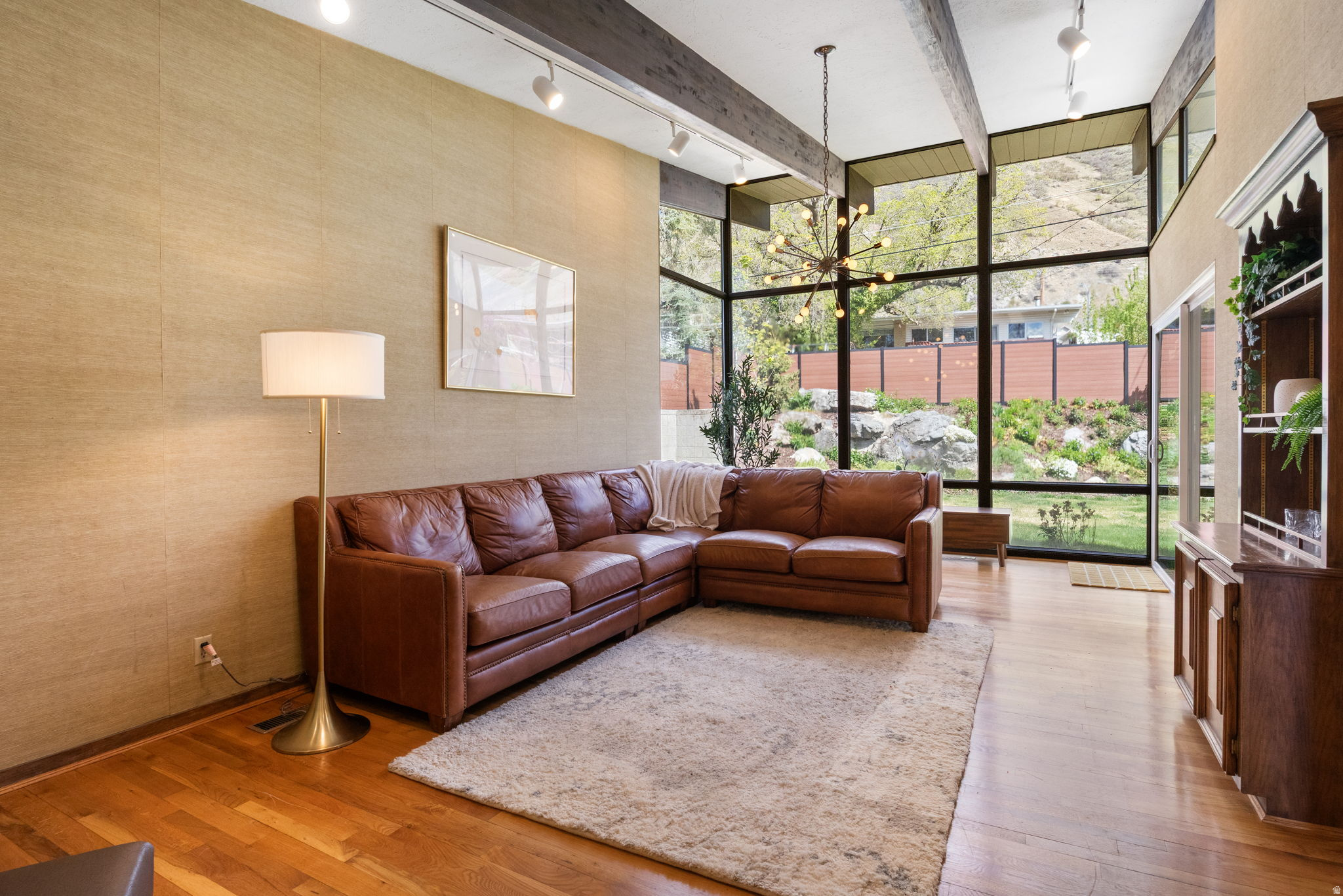 OAK HILLS - Residential