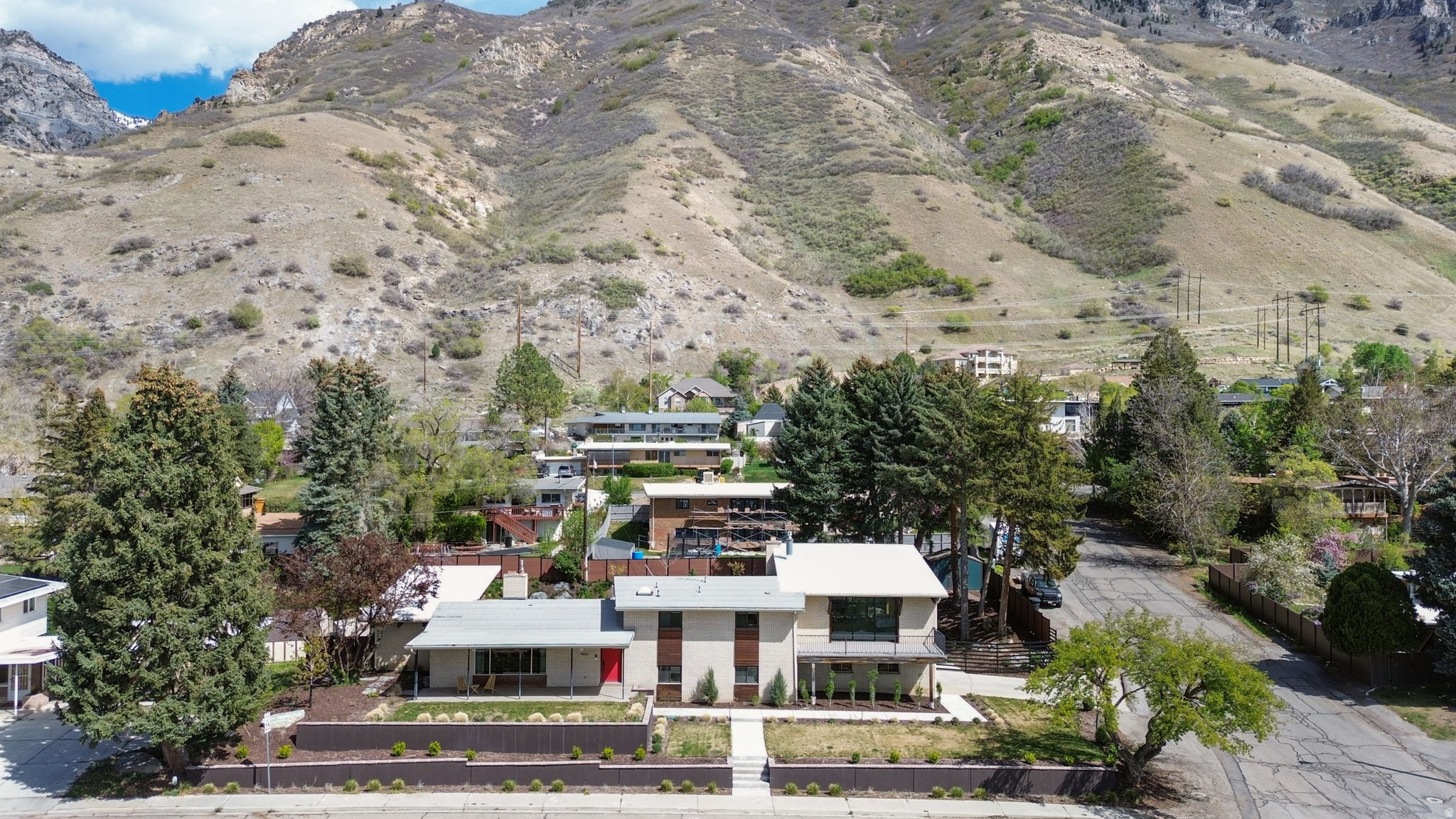 OAK HILLS - Residential