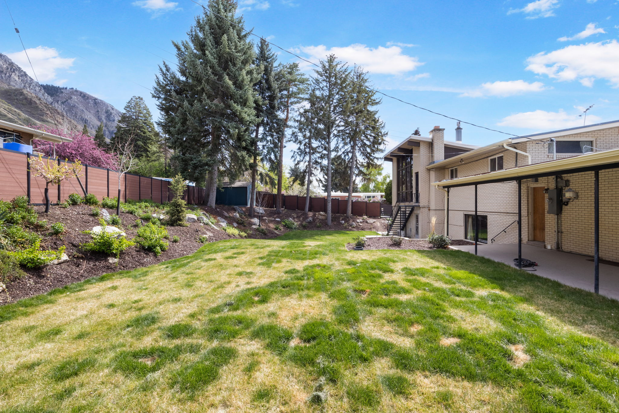 OAK HILLS - Residential