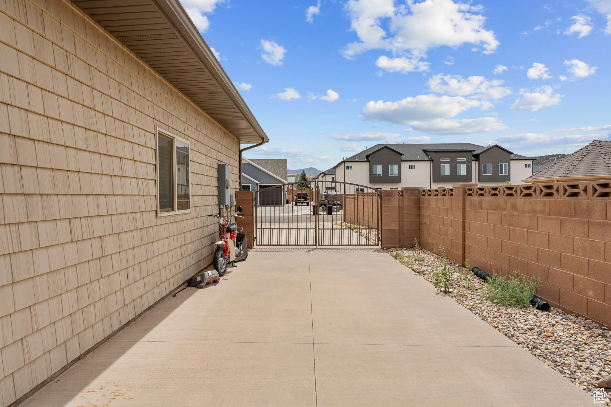 SUNSET CANYON ESTATES - Residential