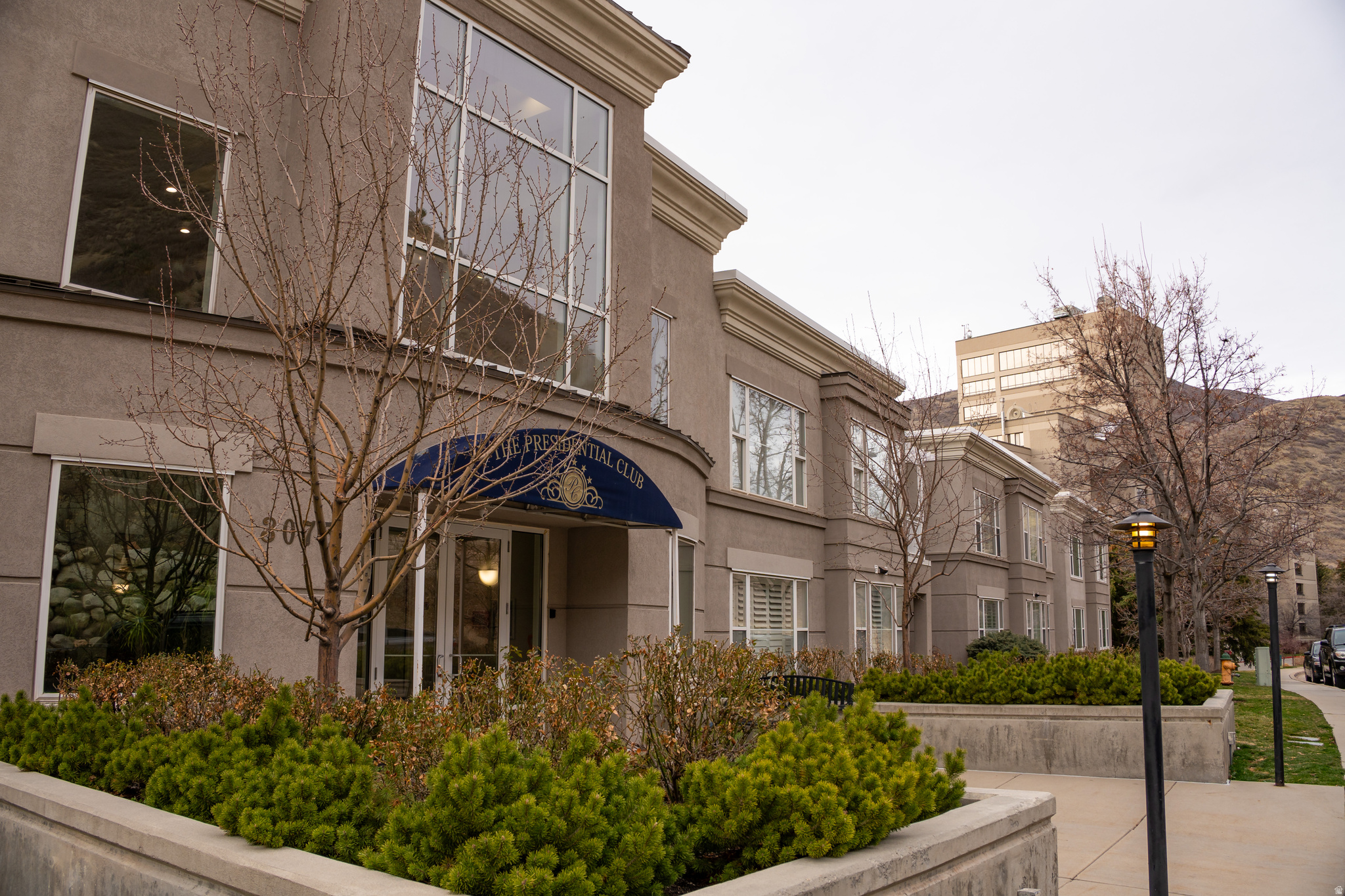 PRESIDENTIAL CLUB - Residential