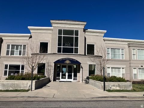 Photo of 3075 E KENNEDY DR #405, Salt Lake City, UT 84108 (MLS # 2144311)