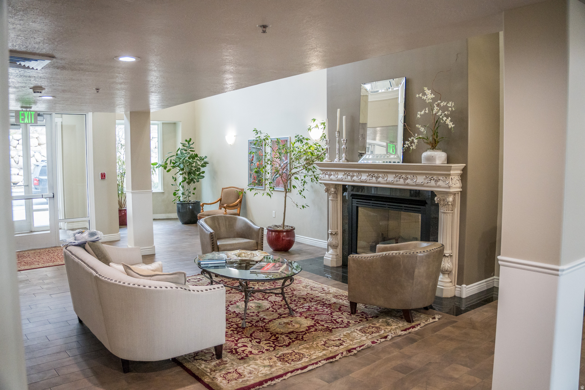 PRESIDENTIAL CLUB - Residential