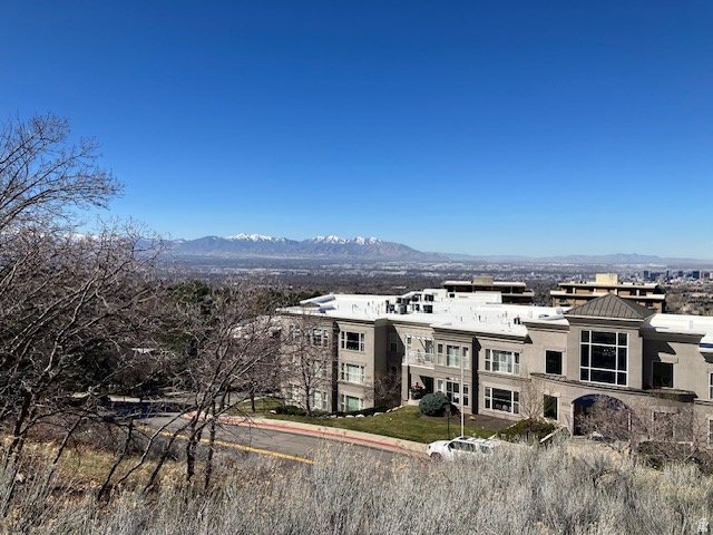 PRESIDENTIAL CLUB - Residential