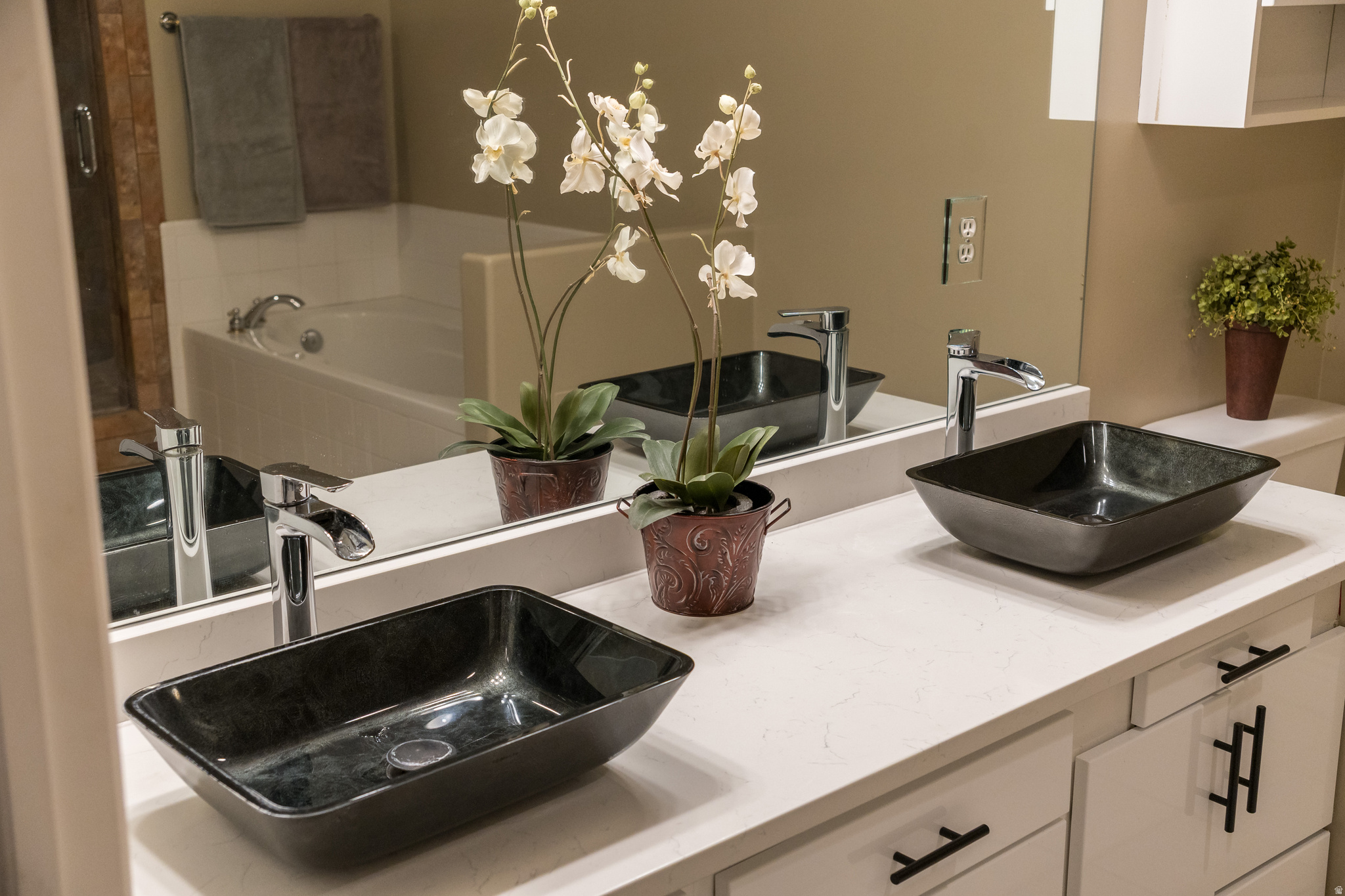 PRESIDENTIAL CLUB - Residential