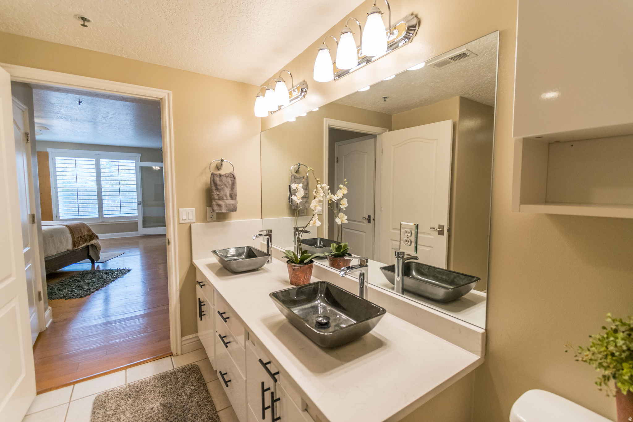 PRESIDENTIAL CLUB - Residential