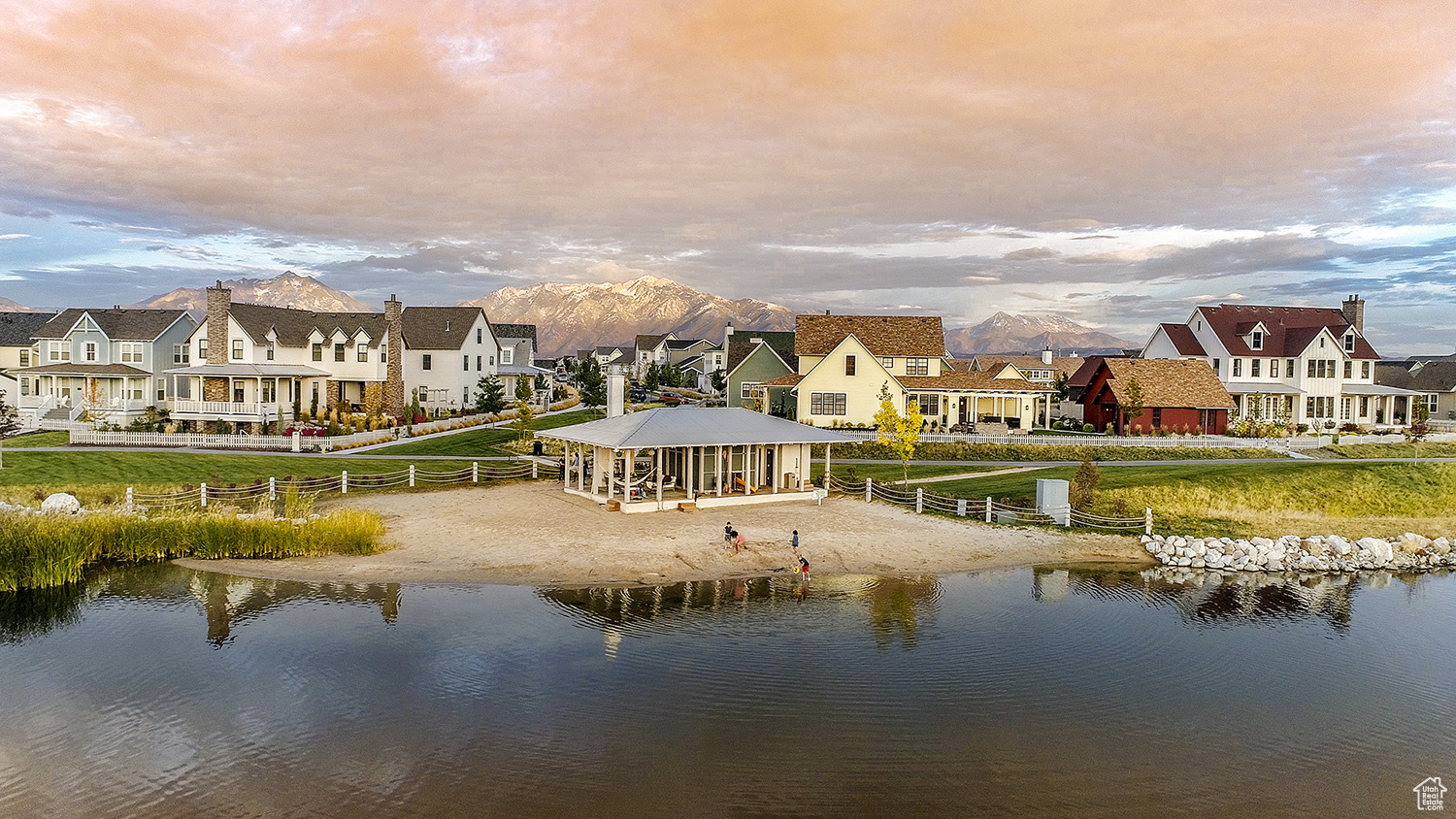 DAYBREAK - Residential