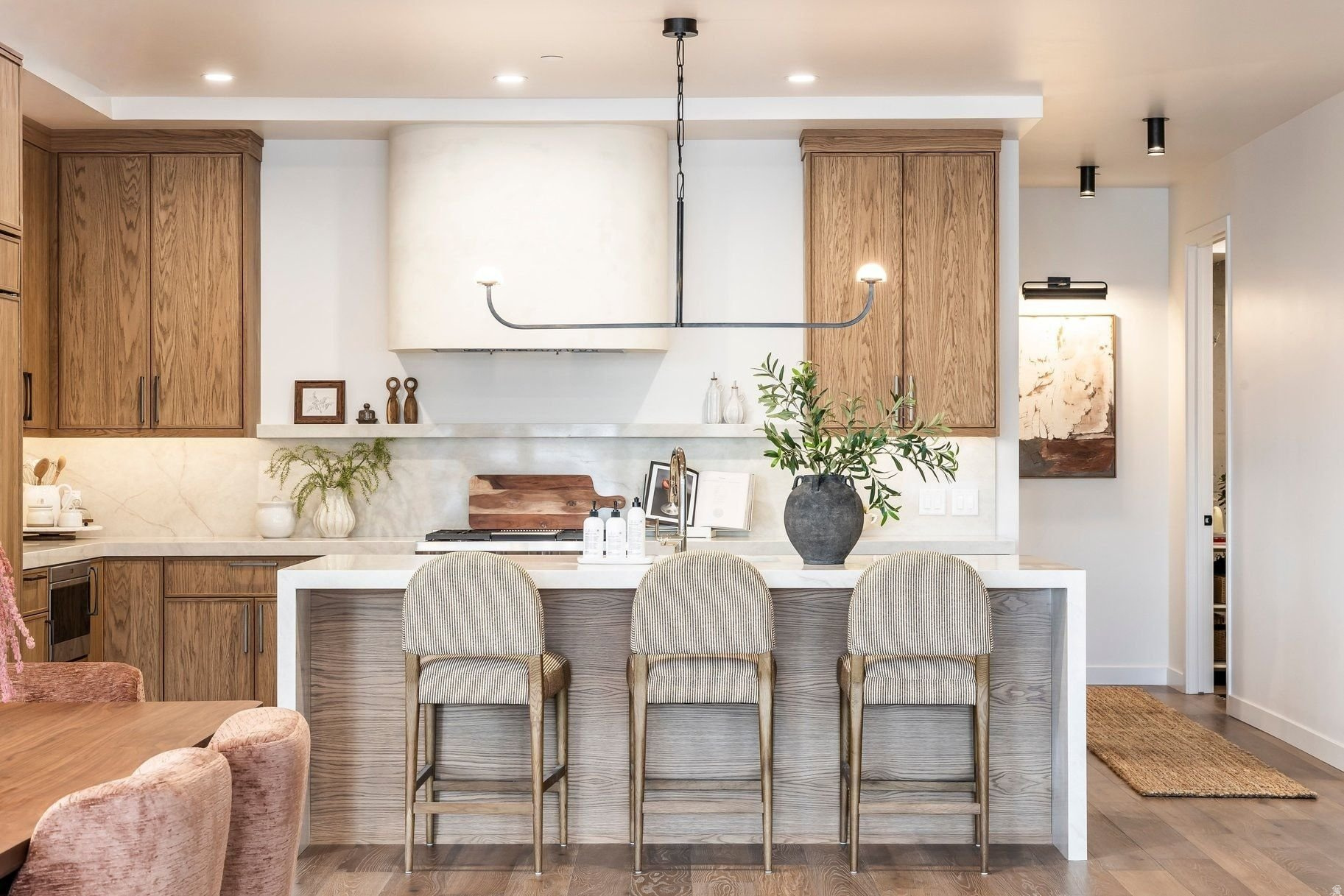 APRES CONDOMINIUMS - Residential