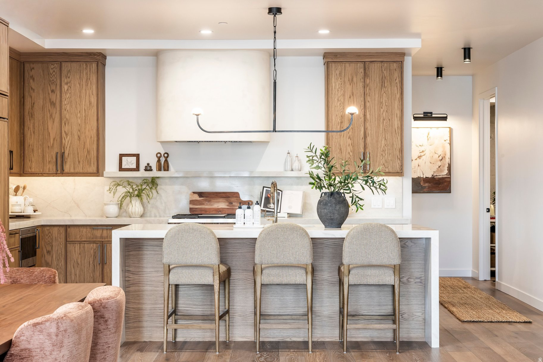 APRES CONDOS - Residential