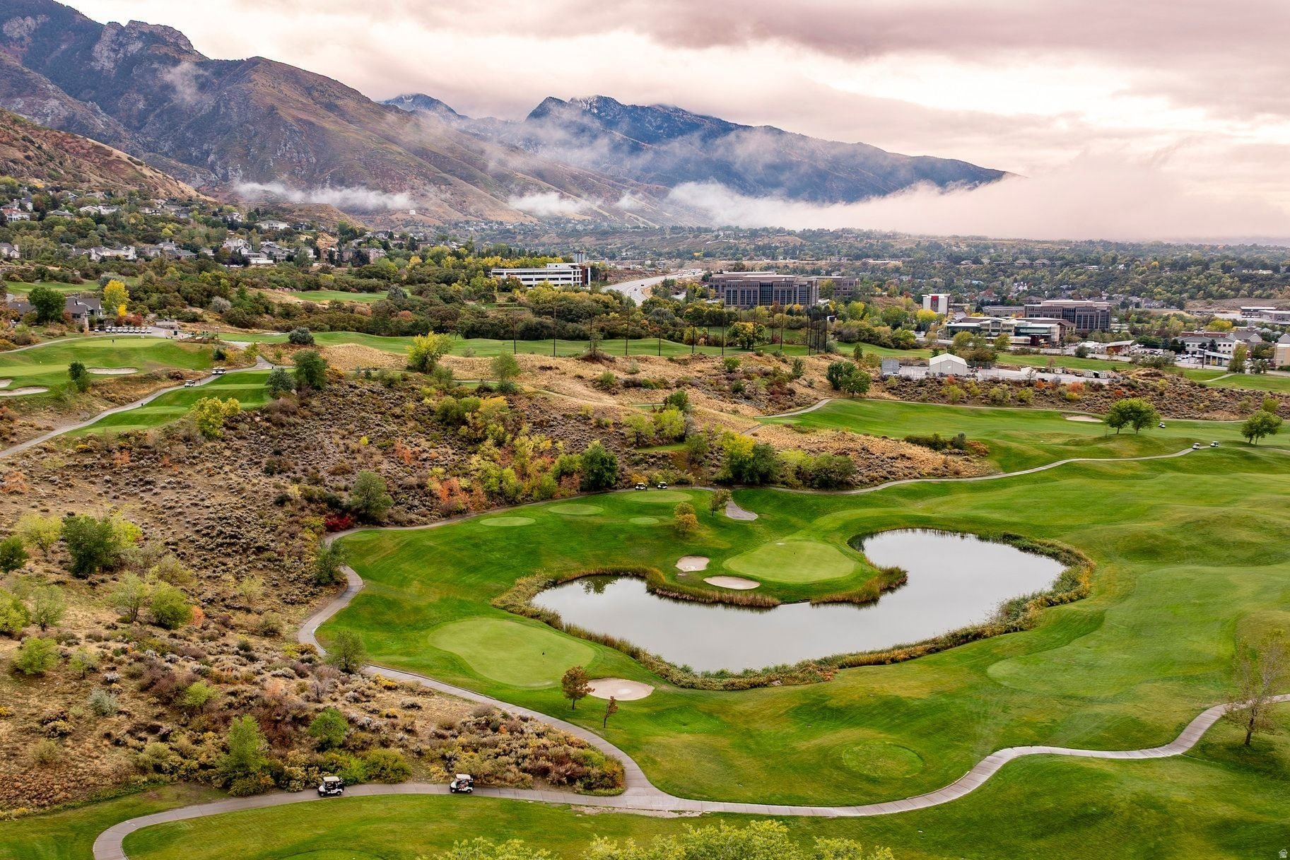 APRES CONDOMINIUMS - Residential