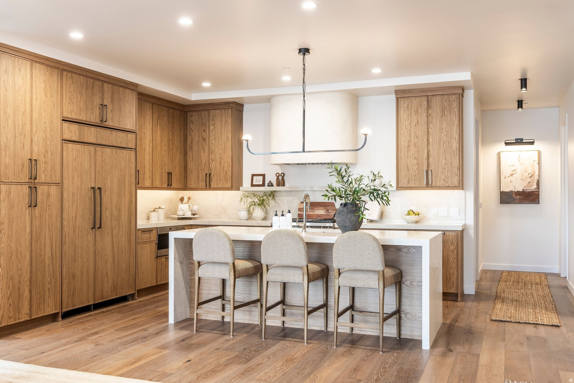 APRES CONDOS - Residential