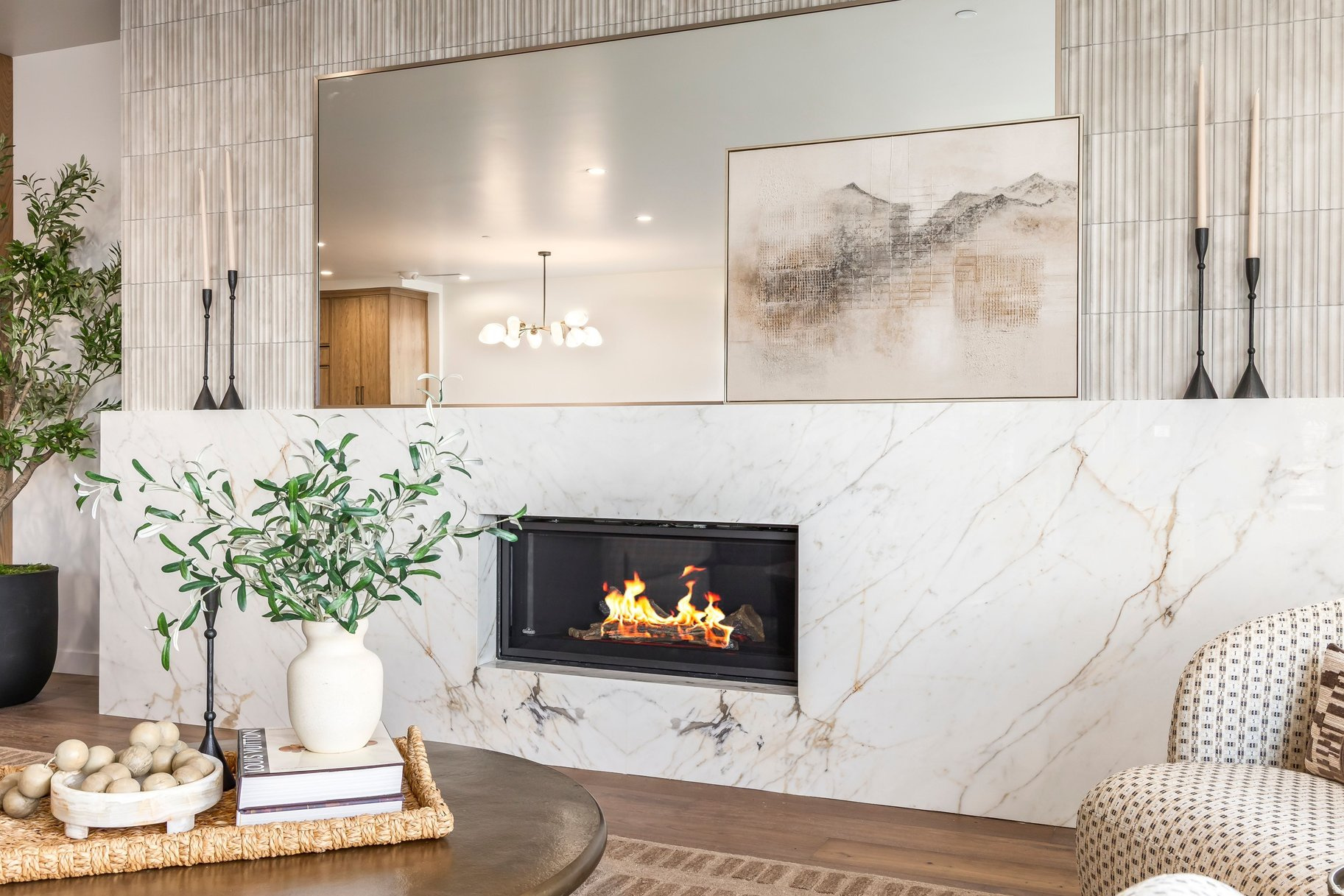 APRES CONDOS - Residential