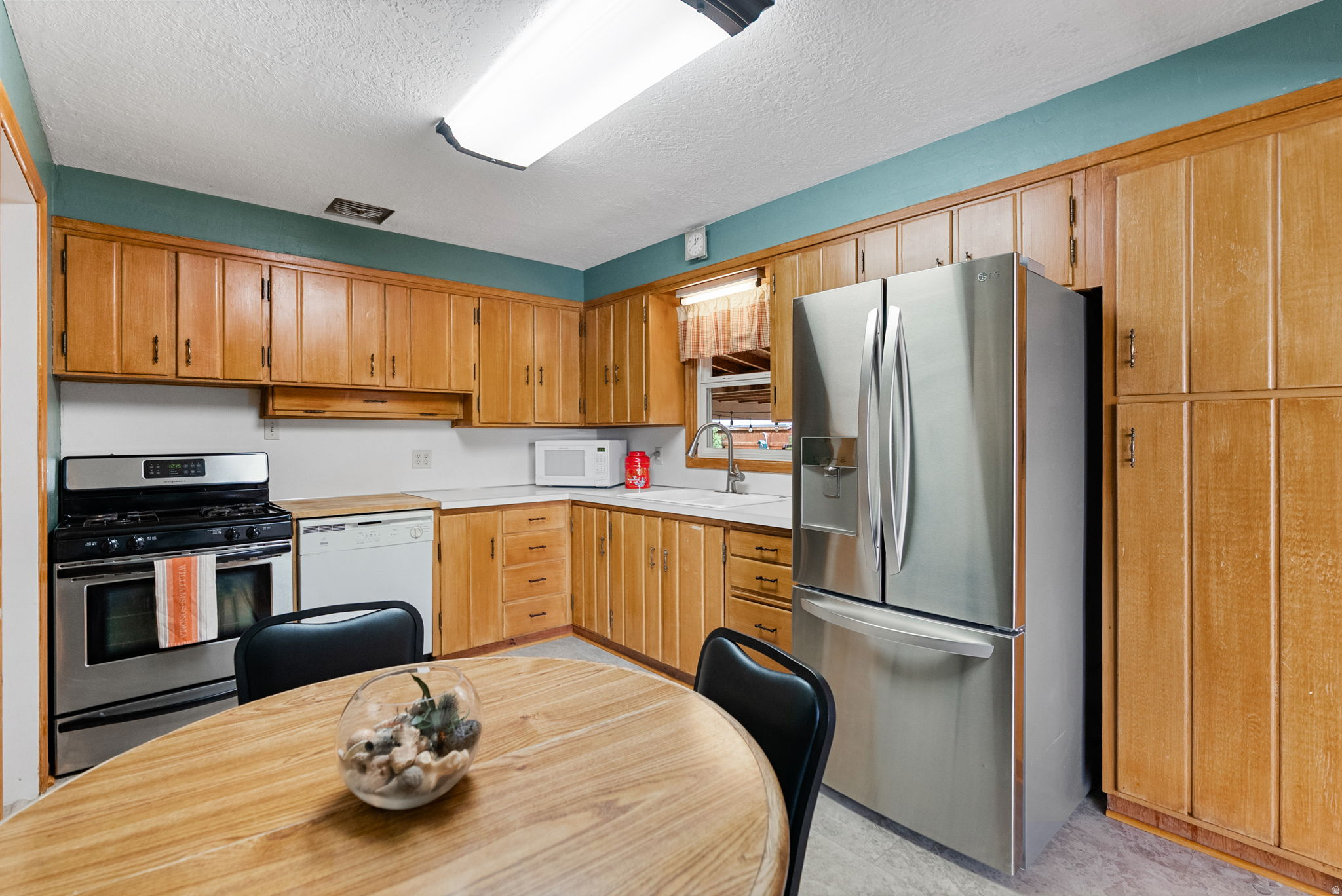 HILLCREST - Residential