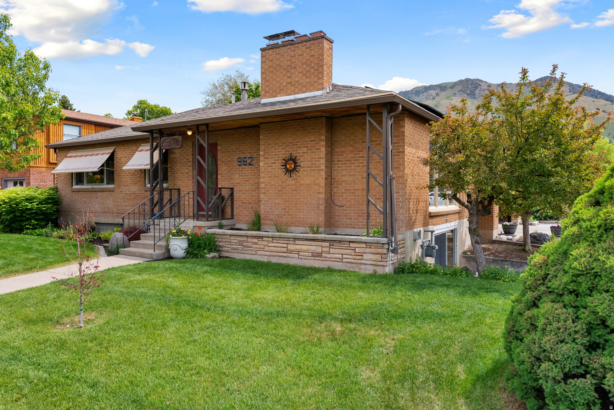 HILLCREST - Residential