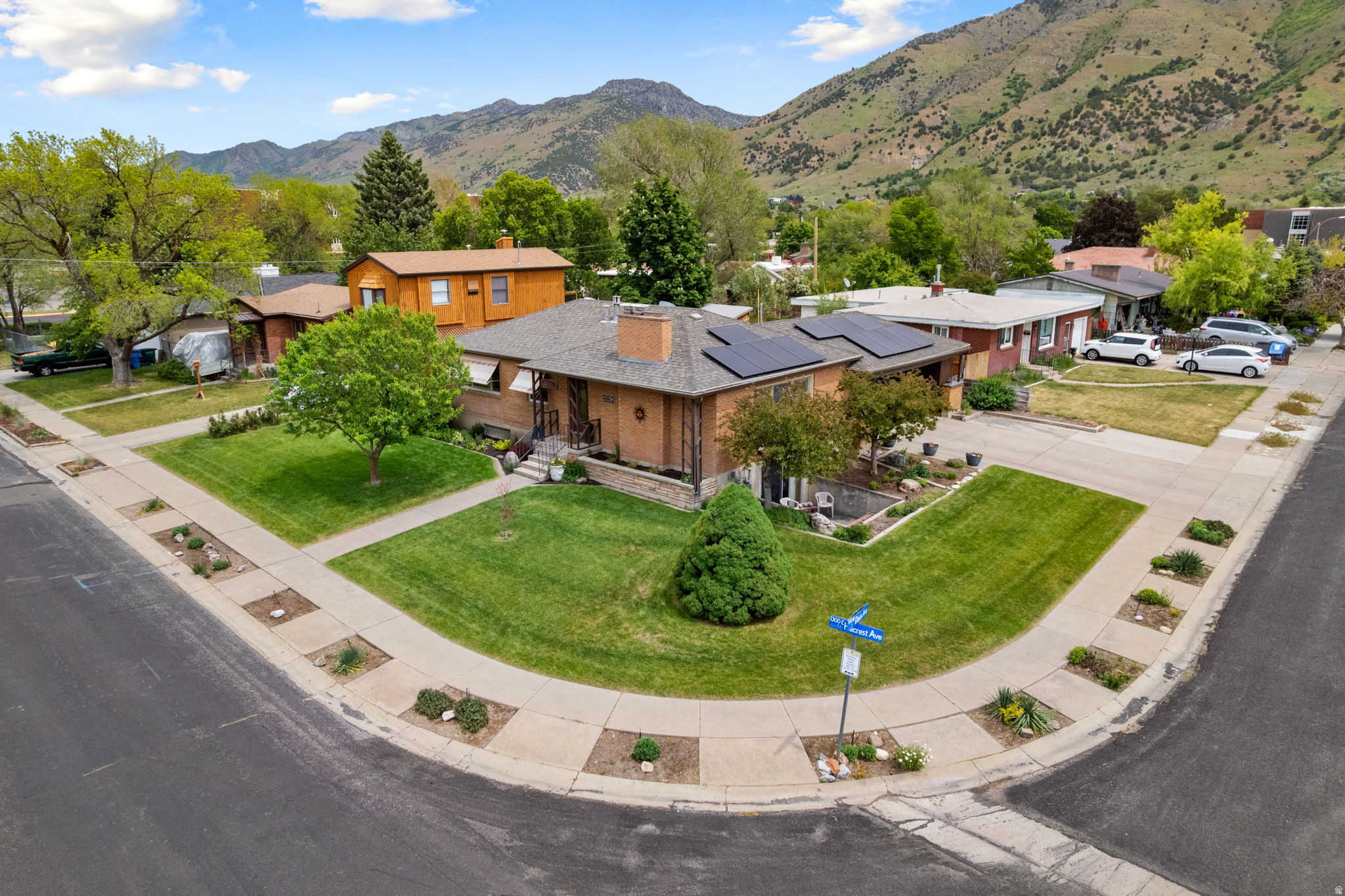 HILLCREST - Residential
