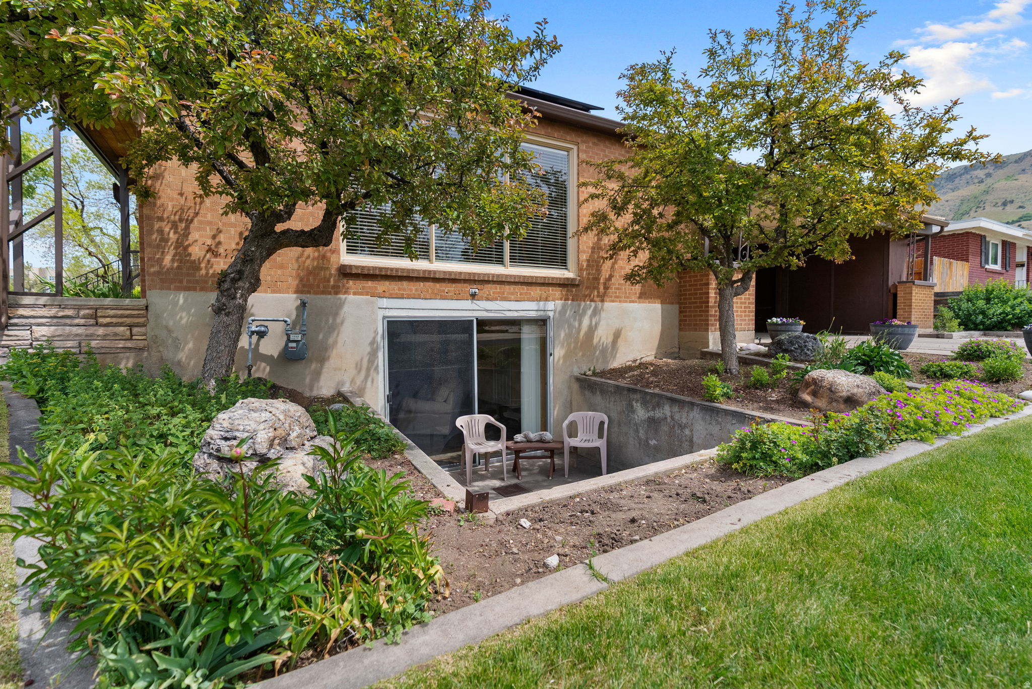 HILLCREST - Residential