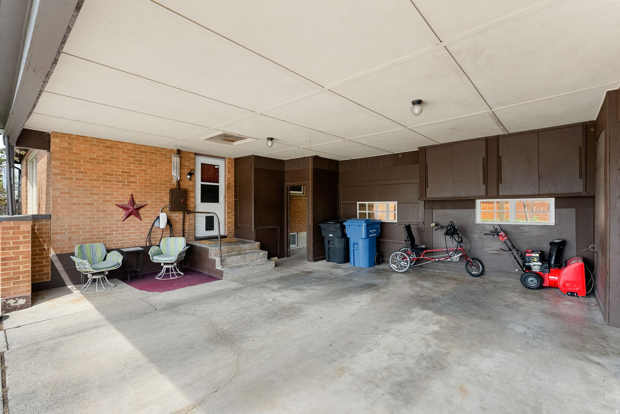 HILLCREST - Residential