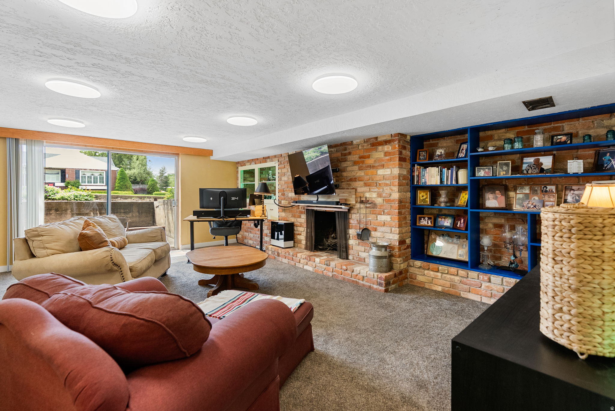 HILLCREST - Residential