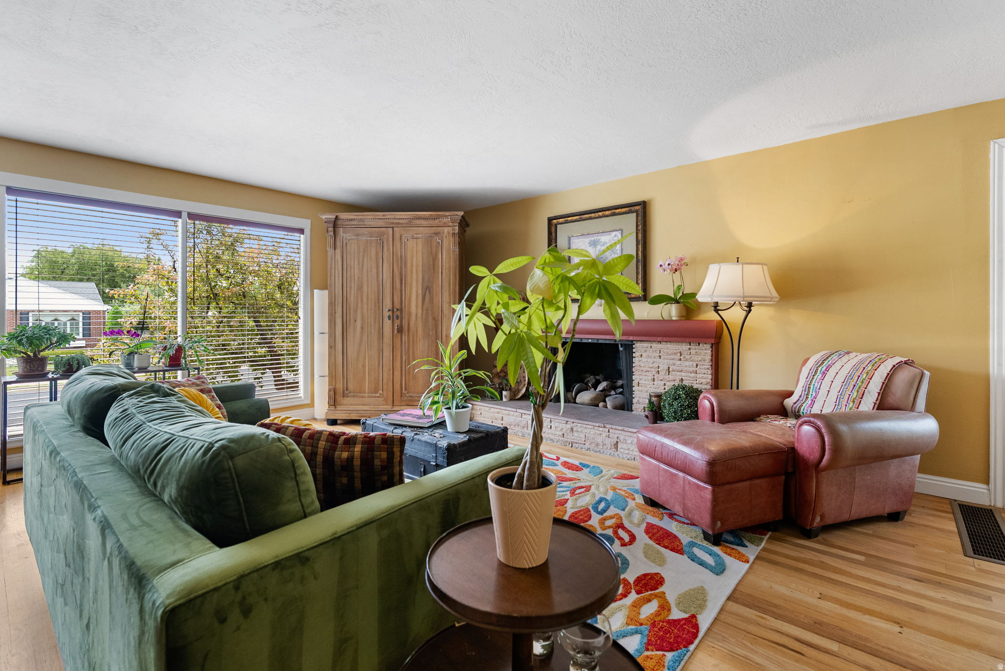 HILLCREST - Residential