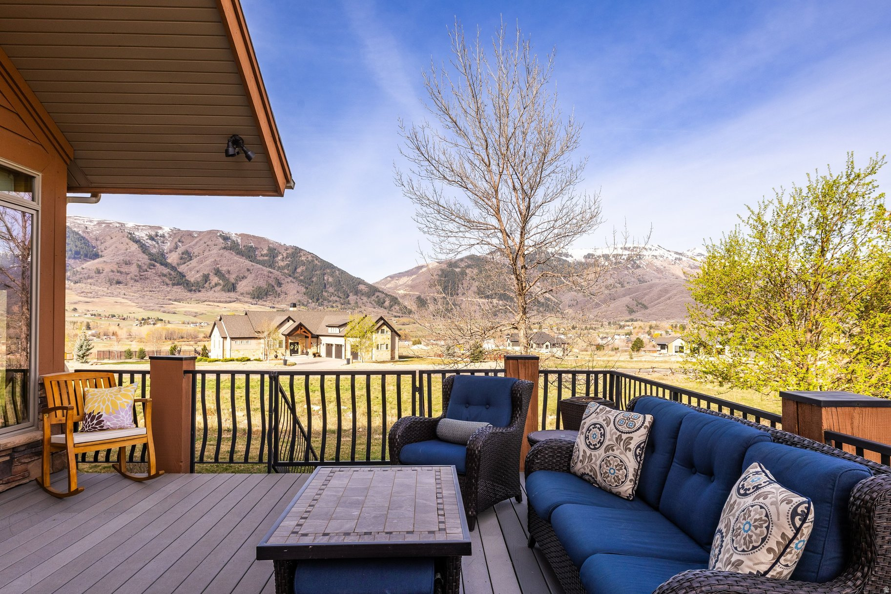 EAGLE RIDGE - Residential