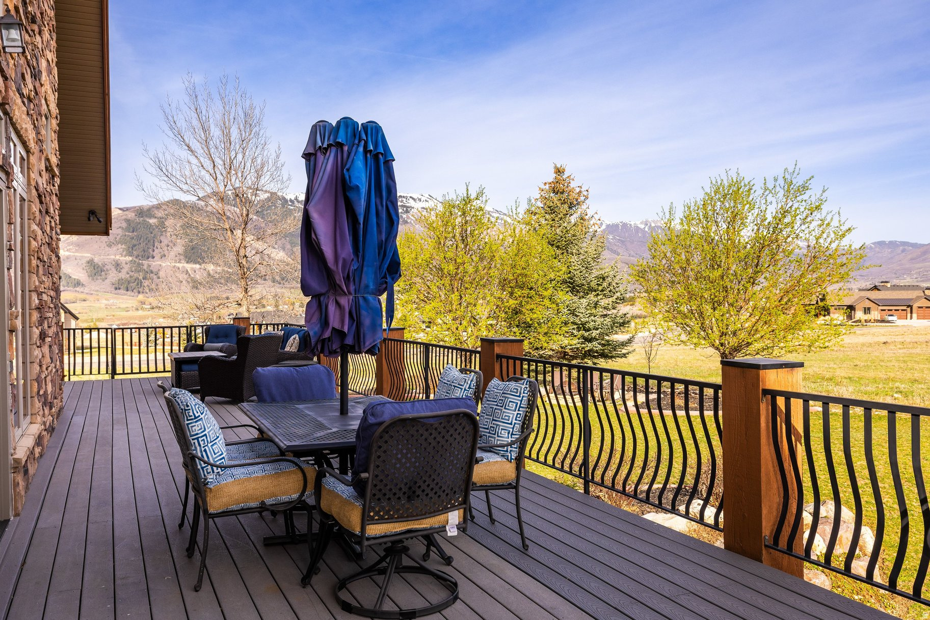 EAGLE RIDGE - Residential