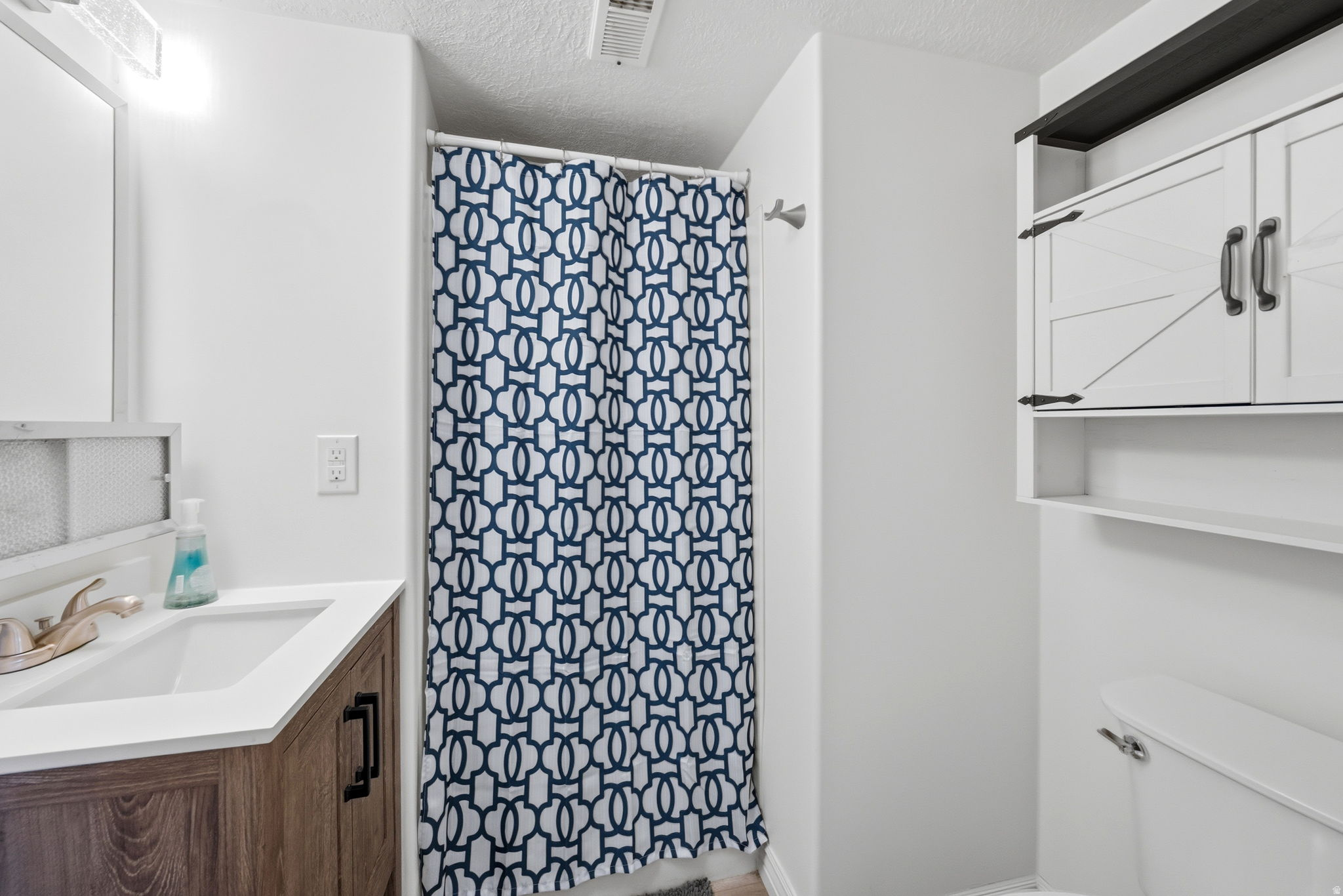 OAKRIDGE MANOR SUBDI - Residential