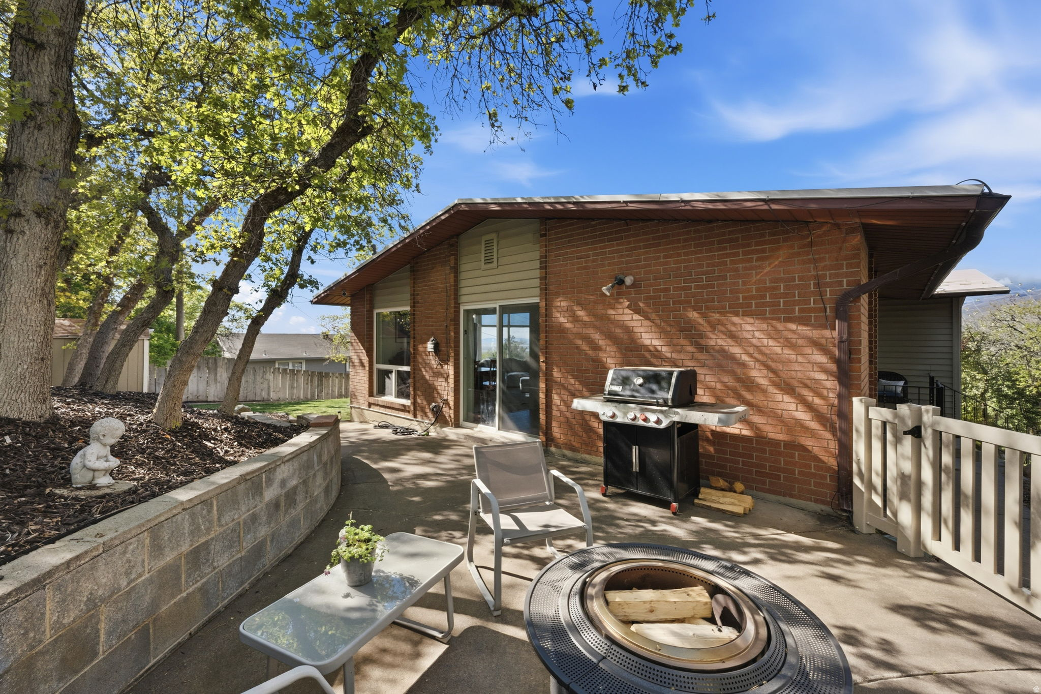 OAKRIDGE MANOR SUBDI - Residential